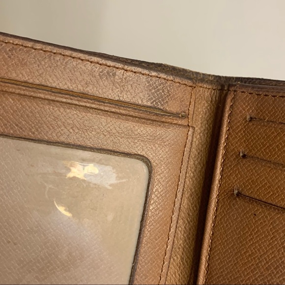 S O L D Louis Vuitton Bifold Monogram Wallet - Picture 8 of 17